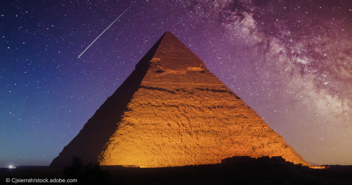 Die Cheops-Pyramide bei Nacht